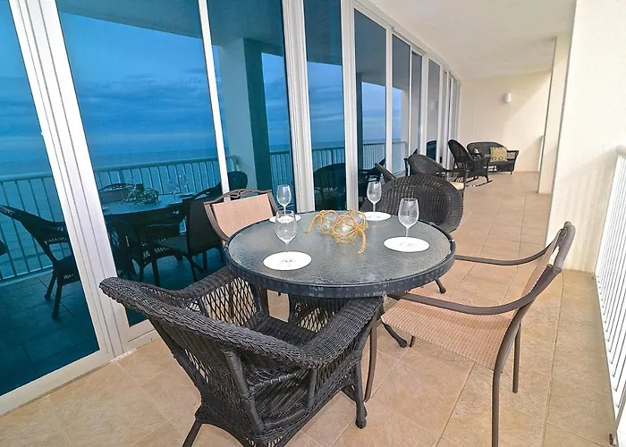 Apartment Island Tower 1702