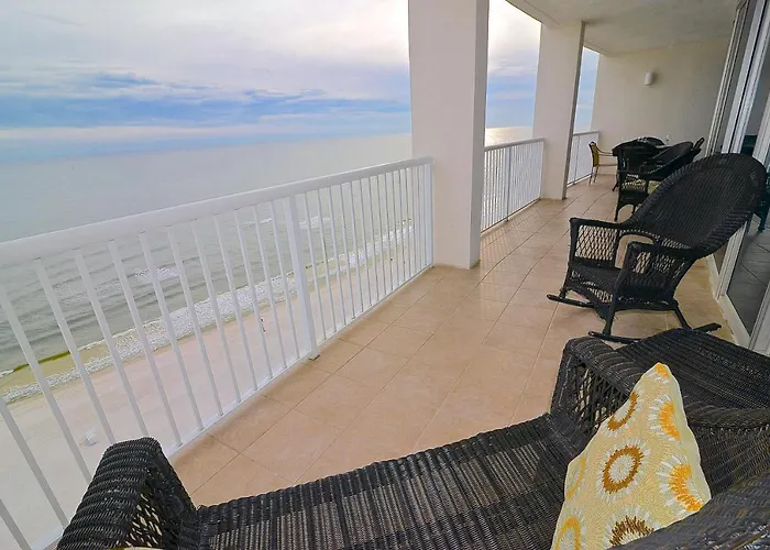 Island Tower 1702